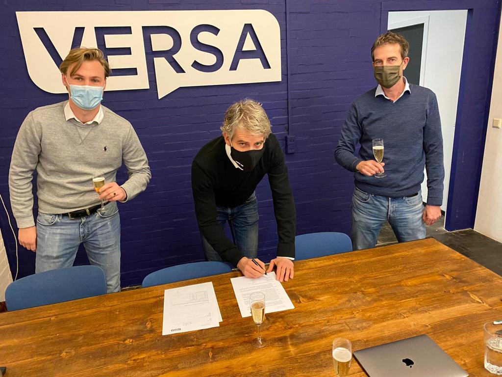 Versa and itemlost sign distribution agreement